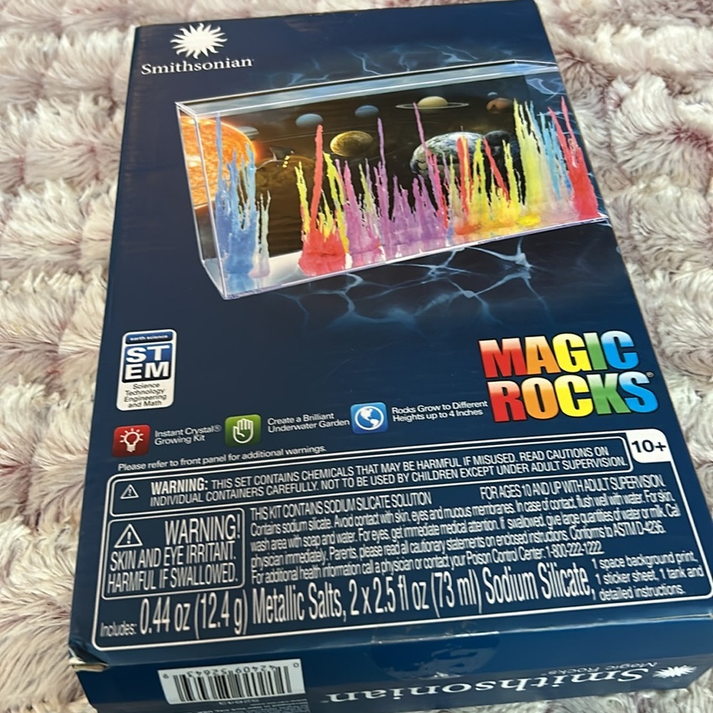Smithsonian Magic Rocks - Picture 3 of 3